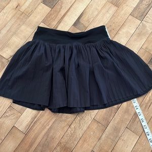 Ivivva (LuLuLemon) sz 10 girls black  skirt